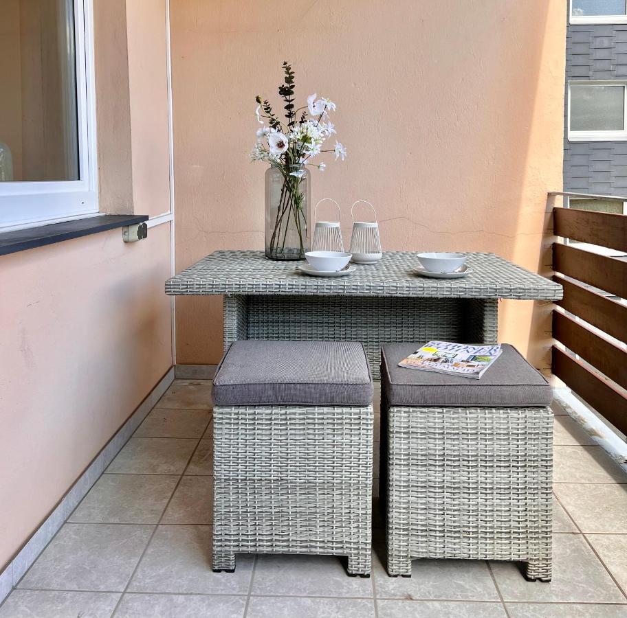 Sabe Apartment: Balcony + Free Parking + Netflix Wuppertal Kültér fotó